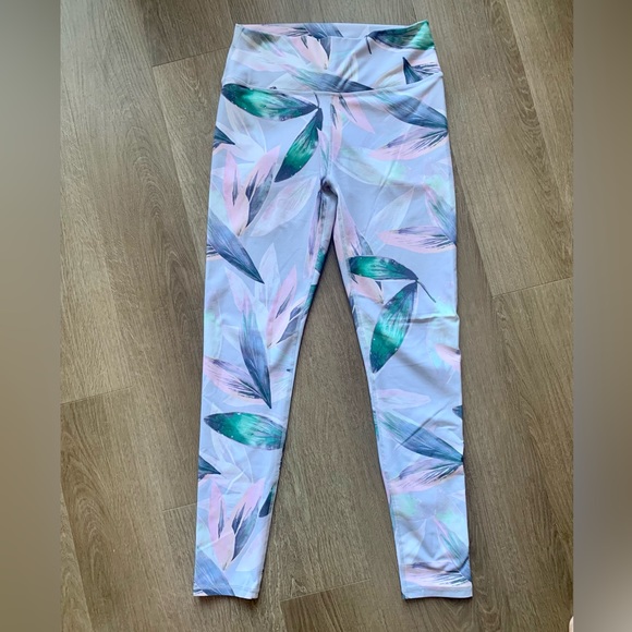 Fabletics Pants - Fabletics Pureluxe Capri in Tropicales Print, estimated size small